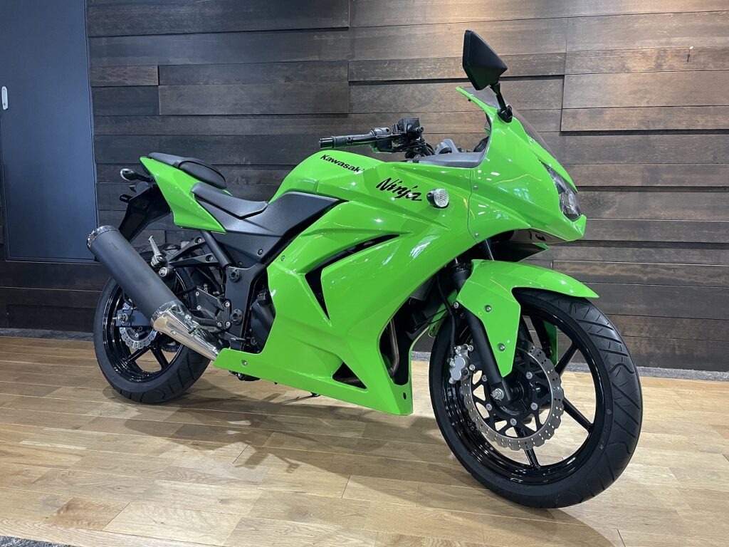 Kawasaki ninja 純正シングルシート カワサキ(純正) シングルシートカバー のパーツレビュー | Ninja250-18