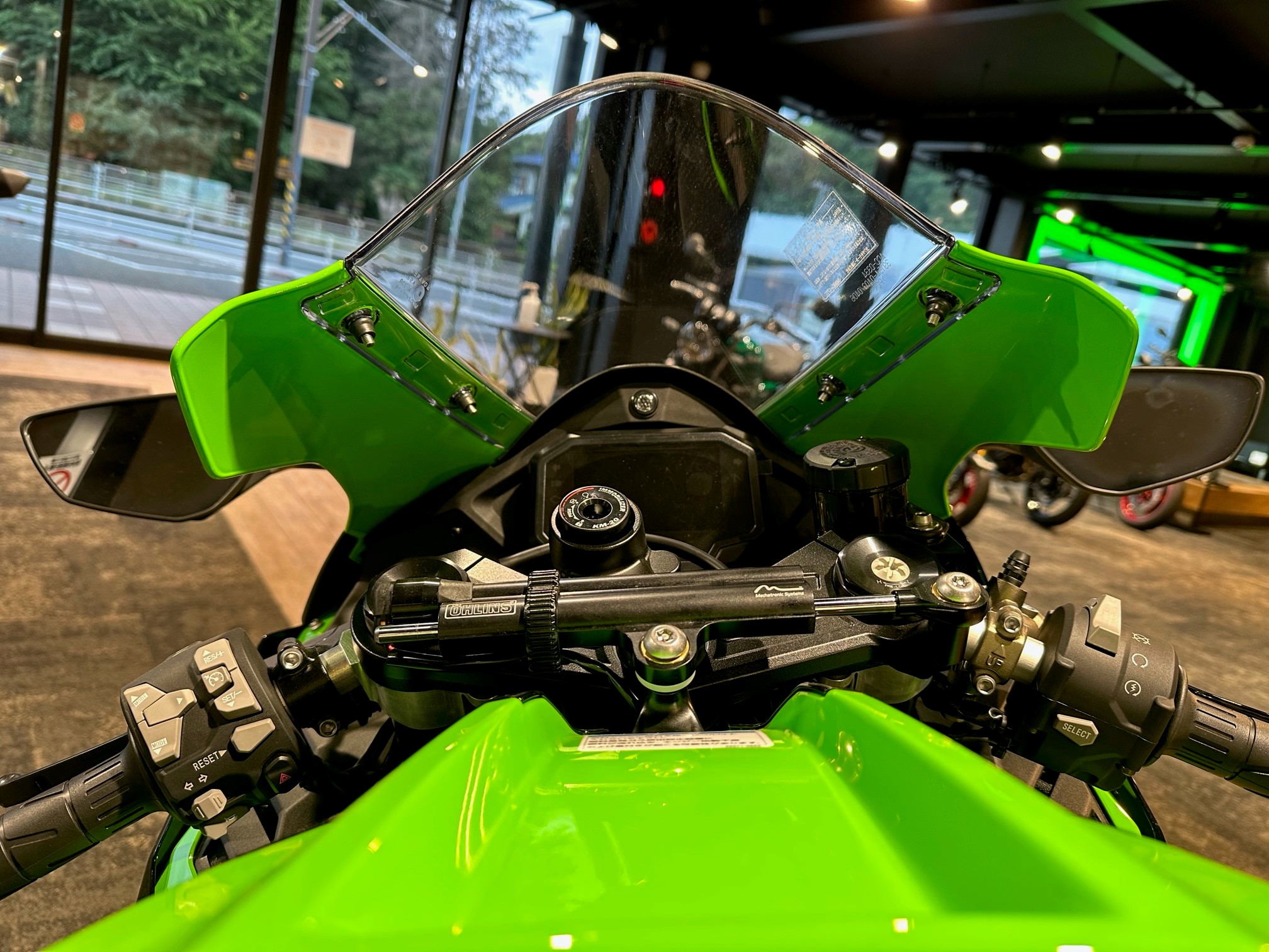 ステアリングダンパーとは？機能と取付した際の効果をご紹介させていただきます！ | KAWASAKI-ZONE