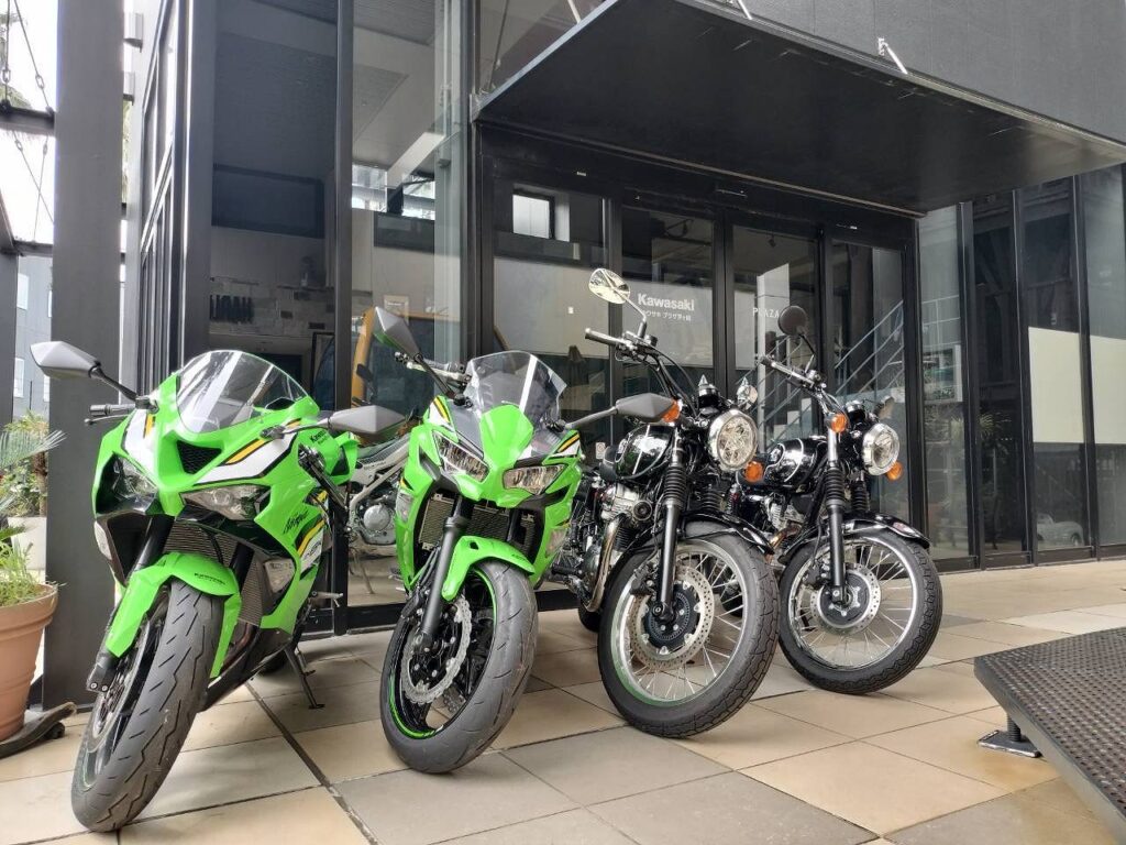 KAWASAKI-ZONE | カワサキの新車・アパレル、バイク情報などをお届けします